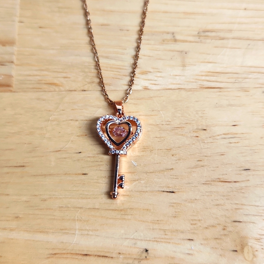 New Rose Gold Plated Copper Cubic Zirconia Heart Key Necklace
